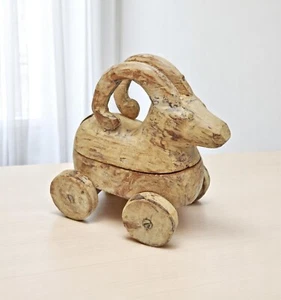 Vintage Wooden Goat Ram Figurine on Wheels Original Old Hand Carved - Bild 1 von 7