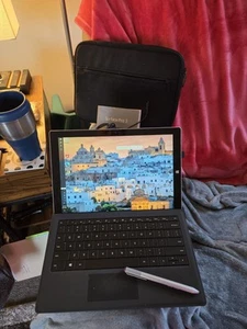 Microsoft Surface Pro 3 12" Tablet (256GB SSD, Intel i7, 8GB) Windows 10 - Picture 1 of 8