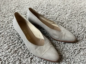 Bruno Magli Vintage Women's Cream Leather Shoes Size 8 US - Picture 1 of 14
