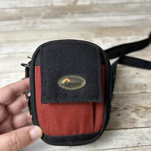 Lowepro Camera Bag Pouch Small Compact Black Red Adjustable Strap Z5 - Picture 1 of 12