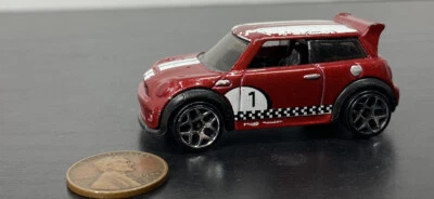 2011 Hot Wheels Mini Cooper S Challenge темно-красный отдельно - Изображение 1 из 4