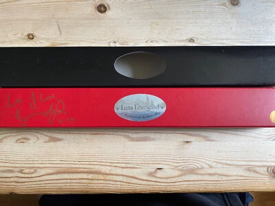 RARE HARRY POTTER SIGNED WAND EVANNA LYNCH LUNA LOVEGOOD GENUINE AUTOGRAPH - Image 1 of 4