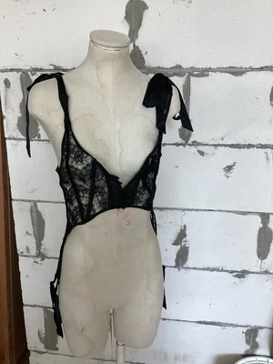 $490 pieza única en ebay la perla negro sexy encaje muslos laterales tirantes 3/4 Foto 1 de 4