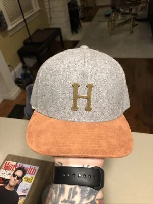 Gorra de béisbol HUF gris lana ala de gamuza marrón cuero con tirantes usada Foto 1 de 4