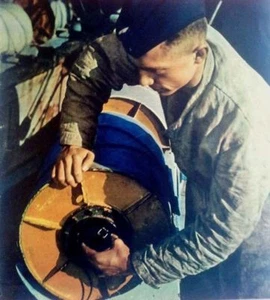 NEW GERMAN NAVY SUB.&SURFACE DROPPED UNDERWATER WEAPONS,TORPEDOES,MINES,WW2 NEW - Picture 1 of 8