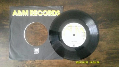 POLICE - WALKING ON THE MOON - 7" VINYL SINGLE - Image 1 of 2