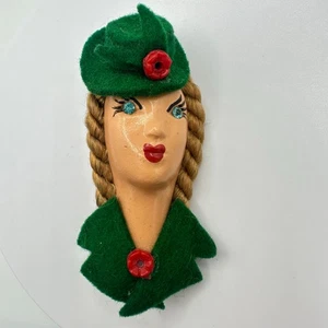 Broche figurativo Elzac años 40 vintage cara mujer dama fieltro verde pedrería - Imagen 1 de 5