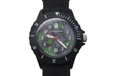 Reloj BATHING APE con Bisel Giratorio Patrón Camuflaje Negro Verde Foto 1 de 4