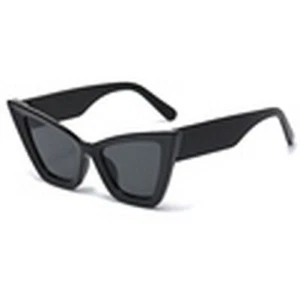 Classic Black Cat Eye Sunglasses – Women’s Retro Designer Fashion Sun Glasses - Picture 1 of 15