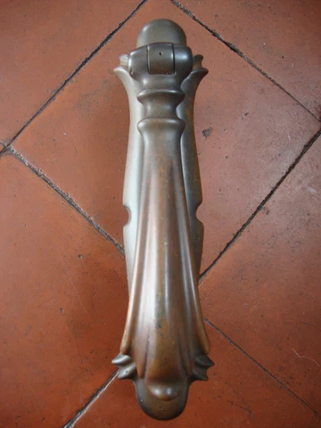 Fine quality heavy solid brass Edwardian door knocker Cover