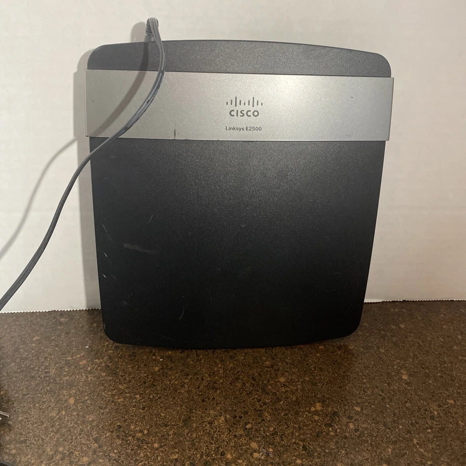 Cisco Linksys E2500 4 Port Dual Band Wireless-N Wifi Router - Image 1 of 4