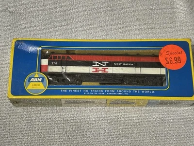 HO AHM 5026  New Haven Locomotive F M A Powered Unit Sealed - Image 1 of 4