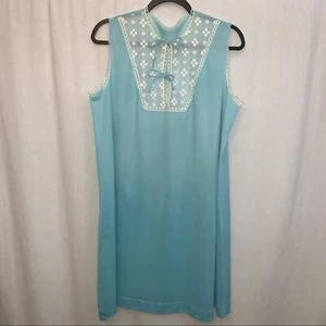 Vanity Fair Vintage Women’s Blue Night Gown Size L Lace Detail Embroidered - Picture 1 of 11