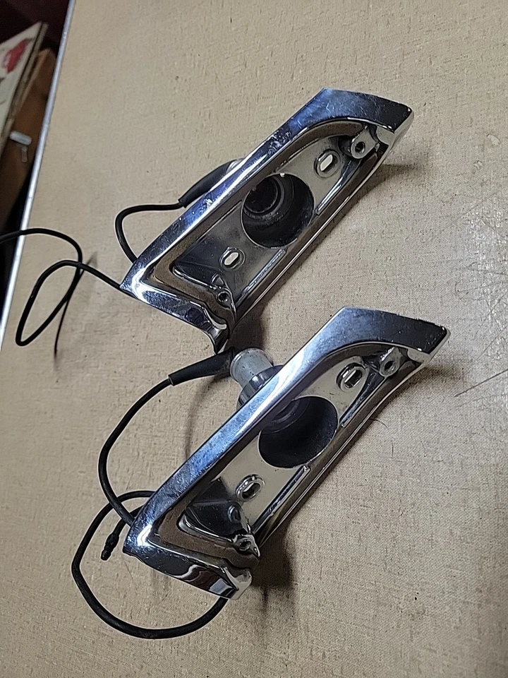 Nuevo de Lote Antiguo PR American Motors Rambler Lámpara de Luz de Respaldo 1958 1959 AMC OEM BONITO SIN LENTE Foto 1 de 4