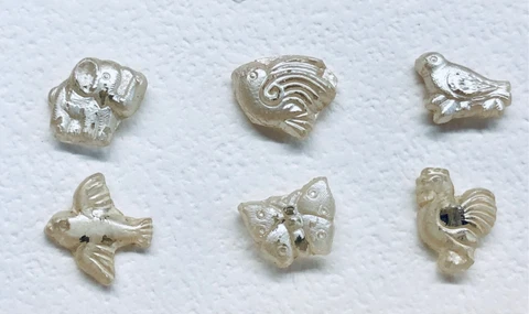 Pearlized Transparent Glass Vintage Buttons, Elephant, Butterfly, Rooster, Birds Cover