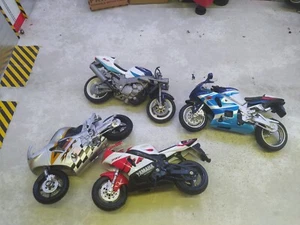 1/18 Lot of 4 Sport Motorcycles for Part or Repair - Picture 1 of 1