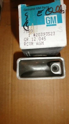 NOS 1984-88 CADILLAC FLEETWOOD ARM REST ASH TRAY RECEIVER 20393523 - Image 1 of 4