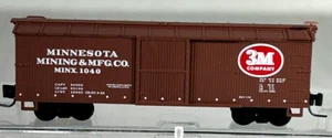 MICRO-TRAINS Z SCALE 40' WOOD BOX CAR MINNESOTA MINING & MFG CO 51500130 - Picture 1 of 3
