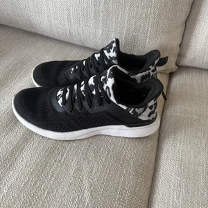 Zapatilla deportiva APL Athletic Propulsion Labs TechLoom Tracer - Talla W7 - Imagen 1 de 6