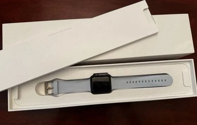 Apple Watch Series 2-38 mm Estuche de aluminio plateado GPS Foto 1 de 4