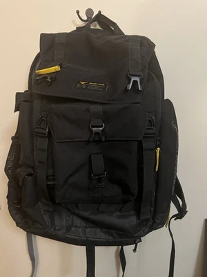 Mochila Under Armour Project Rock Original RARA Negra/Dorada (Amarilla) Foto 1 de 4