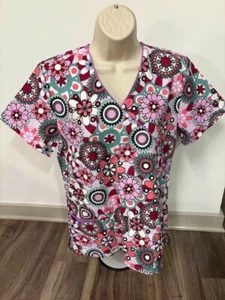 BEVERLY HILLS WOMENS SCRUB TOP SMALL FLOWERS NEW WITH TAGS - Picture 1 of 1