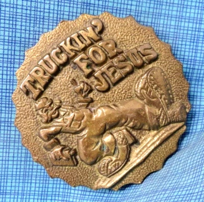 Hebilla de cinturón Truckin For Jesus años 70 R Crumb Christian Trucker latón de colección. NOX517 Foto 1 de 4