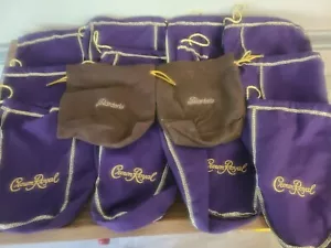 Lotto di 12 borse Crown Royal 9"" viola con cordini e 2 borse 7"" marroni Blanton's - Foto 1 di 7
