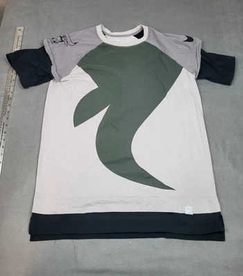 Camisas Nike Chicago Bulls para hombre gris medio estampado gráfico baloncesto cuello redondo Foto 1 de 4