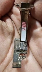 Pie overlock Bernina # 2A - Imagen 1 de 3