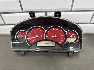 Pontiac GTO 2006 200 MPH velocímetro cuadro de instrumentos *indicadores orientados al rojo* Foto 1 de 4