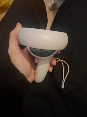 Oculus Quest 2 Right Hand Controller  - Image 1 of 4