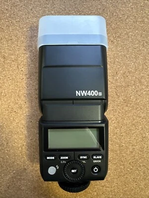 Neewer NW400s Flash Speedlite Para Sony Câmera Sem Espelho com Estojo + Controle Remoto N1 - Imagem 1 de 4