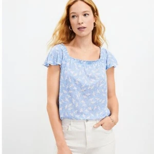 Top LOFT Abeja Lino Cuello Cuadrado Calado en Azul Suave Ret $49 Talla M - Imagen 1 de 3
