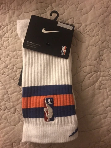 Nike New York Knicks Elite NBA 75th Anniversary Crew Socks DA4958-100 NEW Cover