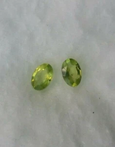 Pair Of Loose Natural Earth Mined Peridot Oval Gems 6.00mm 4.00mm Each Stone - Picture 1 of 2
