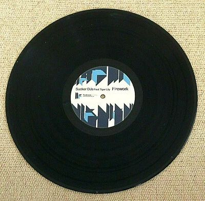 SUCKER DJ's feat. TIGER LILY - FIREWORK, 12", TOOLROOM, TOOL024 (2006) VG/EX Foto 1 de 4