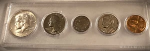 1969-D MINT SET IN WHITMAN HOLDER  * 40% SILVER HALF *  (7370) - Picture 1 of 2