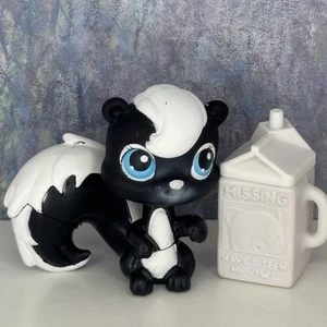 🖤Authentic Littlest Pet Shop LPS Squirrel Skunk #85 Black White Blue Eyes🩵 - Imagen 1 de 11
