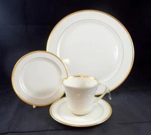 Pickard Gold Bracelet White Lot of Dinner and Bread Plates w Cup and Saucer Set - Picture 1 of 8
