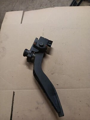   PEDAL A GASOLINA CHEVROLET MALIBU  - Imagem 1 de 4