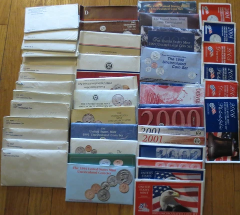 1968 to 2006 Mint Sets U.S. Mint 37 Sets P And D Mint Set Uncirculated COA Box Cover