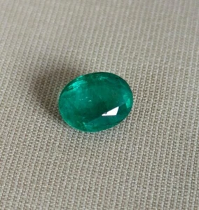 Vivid Green Emerald Oval Cut, 3.15 cts Luster Emerald Oval For Jewelry/ Gift for - Picture 1 of 4