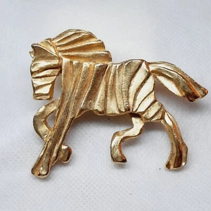 11K17 Pretty Brooch Horse Zebra Creator BALA BOOSTE Vintage Dore Gold - Picture 1 of 5