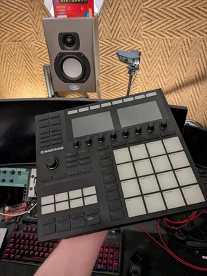 Native Instruments Maschine MK3 Controller With Integrated Audio Interface - Image 1 of 4