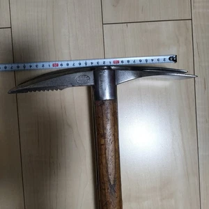 Vintage ELK x2 Ice Axes Pickel Set Grindelwald Style Wooden Shaft Climbing Gear - Afbeelding 1 van 6