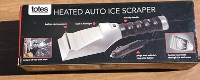 Totes Heated Auto Ice Scraper With Flashlight & Flexible Squeegee NEW - Image 1 of 4