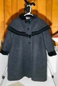 Rothschild Girl’s Size 6 Coat Charcoal Gray/ Capelet & Velvet Details & Piping - Picture 1 of 5