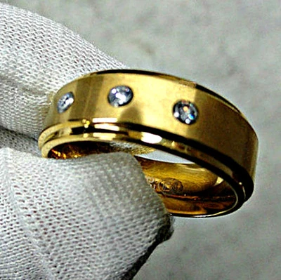 ANILLO para hombre chapado en oro de carburo de tungsteno con circonita cúbica redonda, talla 10, 11, 12, 13 -   Foto 1 de 4