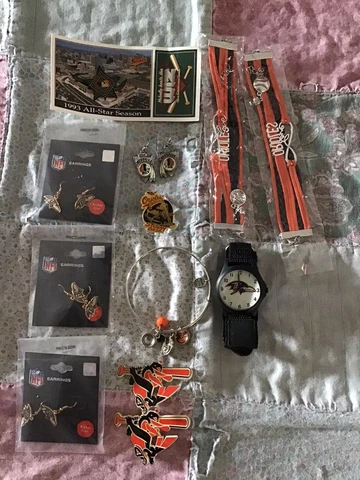 Baltimore Orioles / Ravens Fanpack Watch ..Pins..Earrings..Bracelets Cover